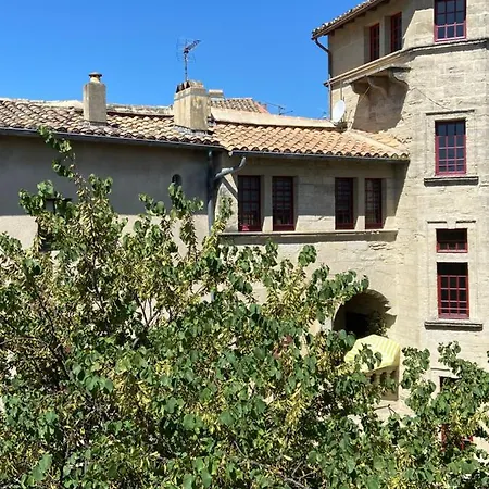 A 50 M De La Place Aux Herbes Apartament *