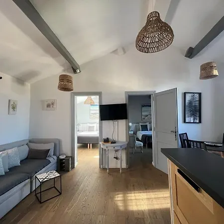 Apartment A 50 M De La Place Aux Herbes