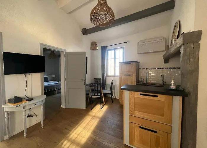 Apartamento A 50 M De La Place Aux Herbes *